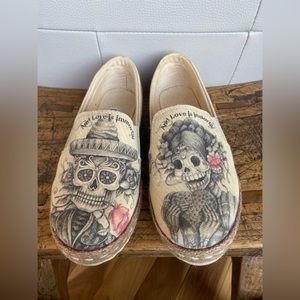 Sugar skull cavas slip on shoes. Size 4.5 (35)